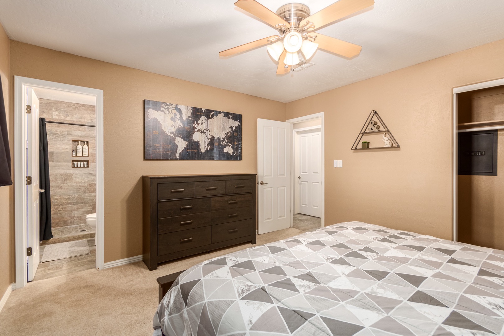 Master Bedroom - King Bed