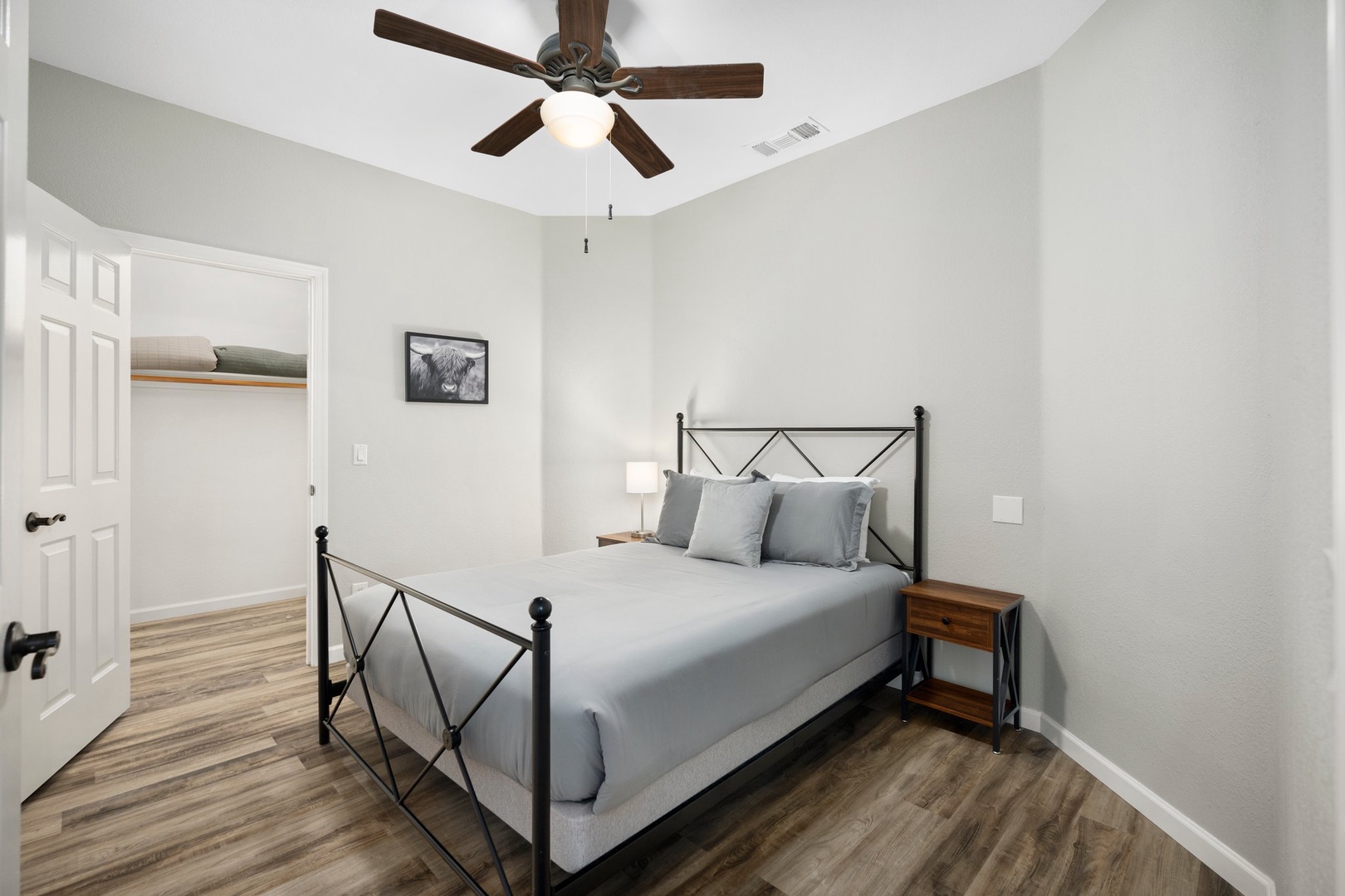 Bedroom 3 - Queen Bed