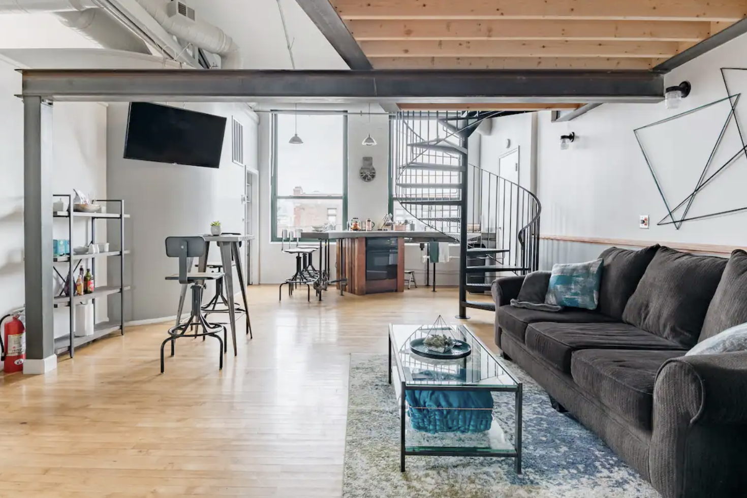 Kick back in this airy and bright private 1,250 sq-ft loft on the third floor of an artist building