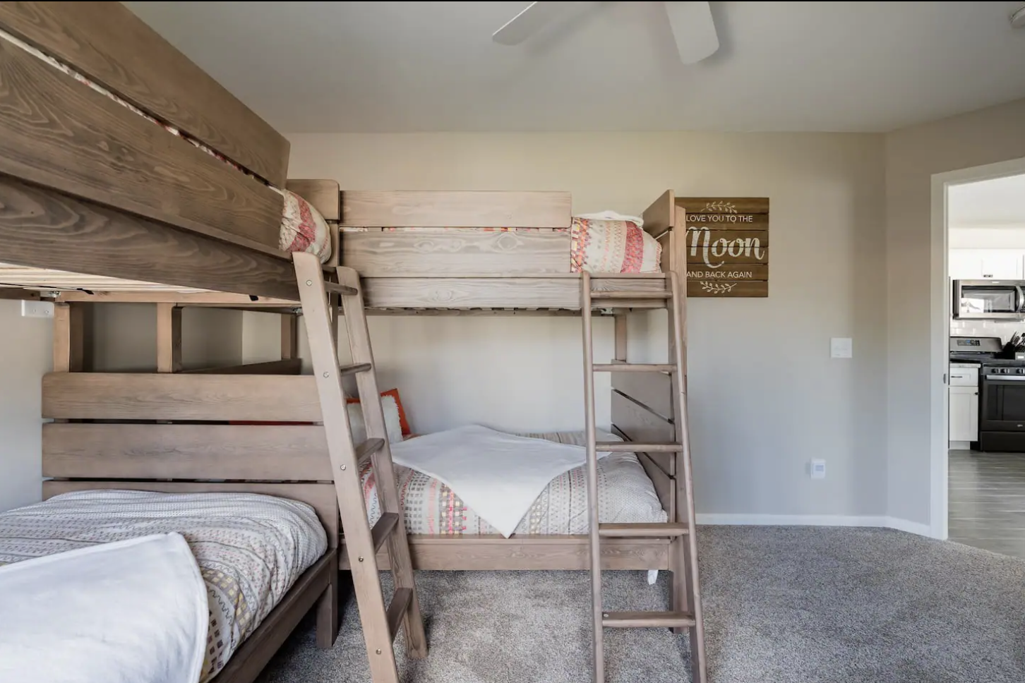 Bunk room: Two Twin Bunk Beds