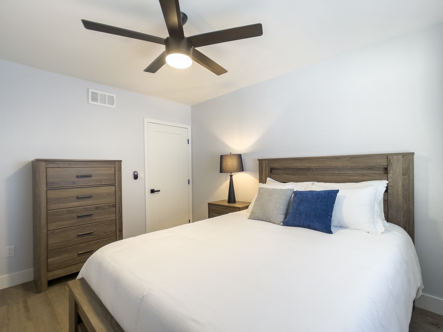 Bedroom 3: One Queen Bed