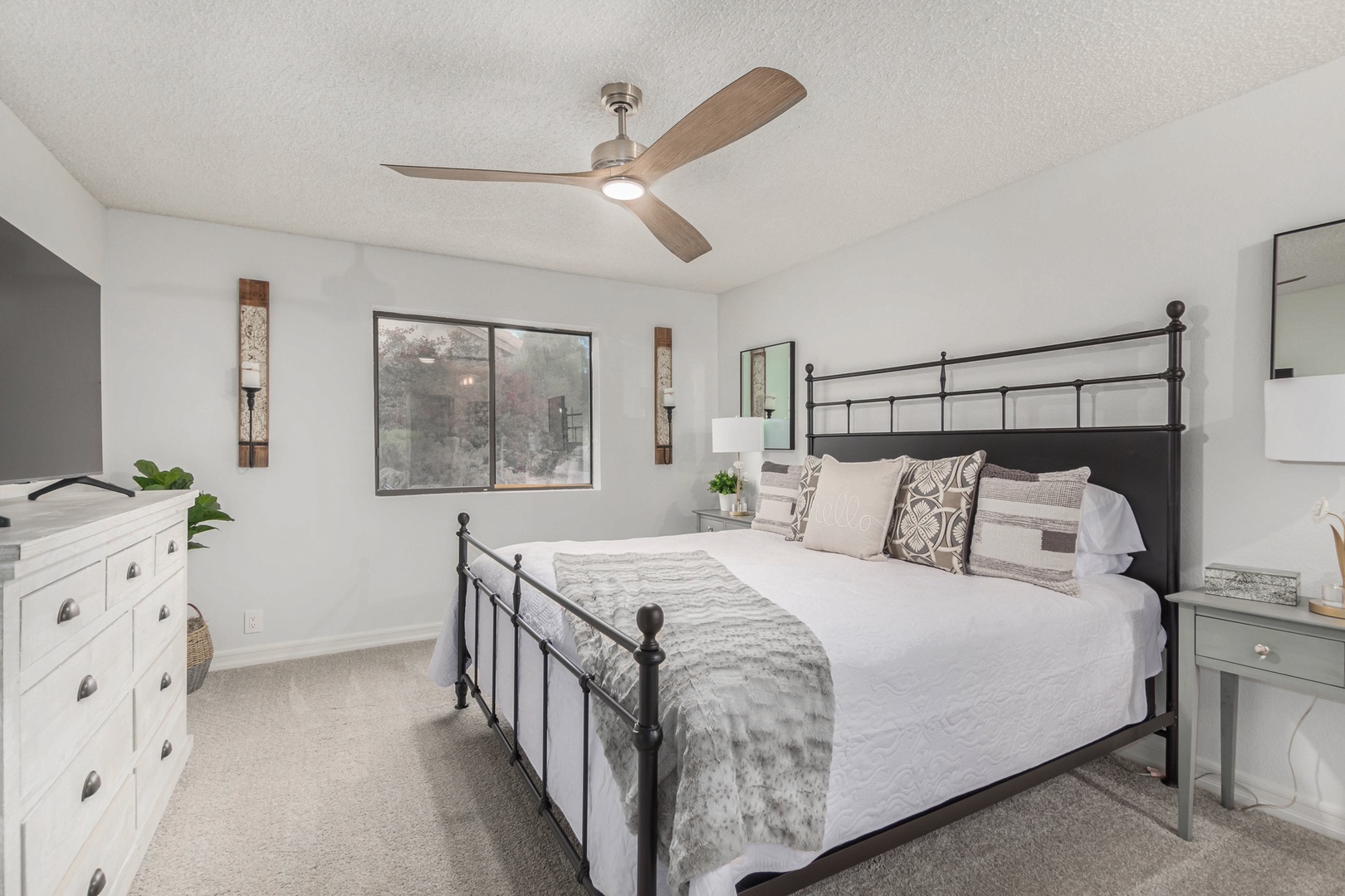 Bedroom 1 with King Sized Bed  (en suite master bathroom)