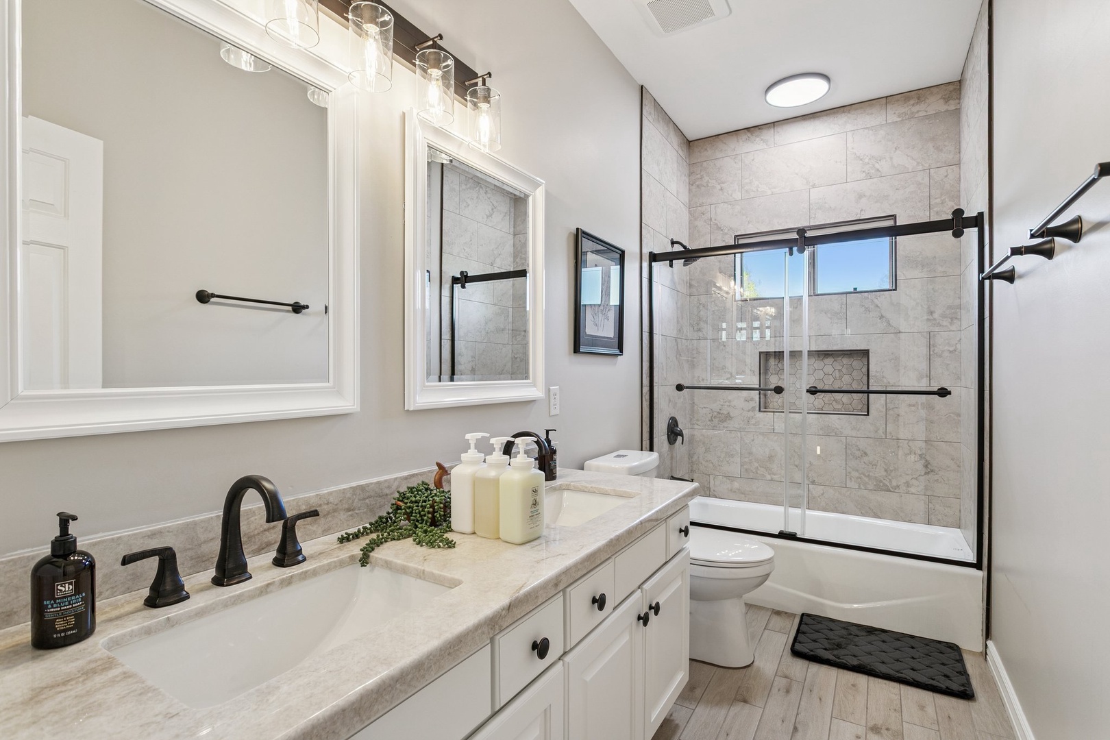 Seconf Floor - Guest Bathroom