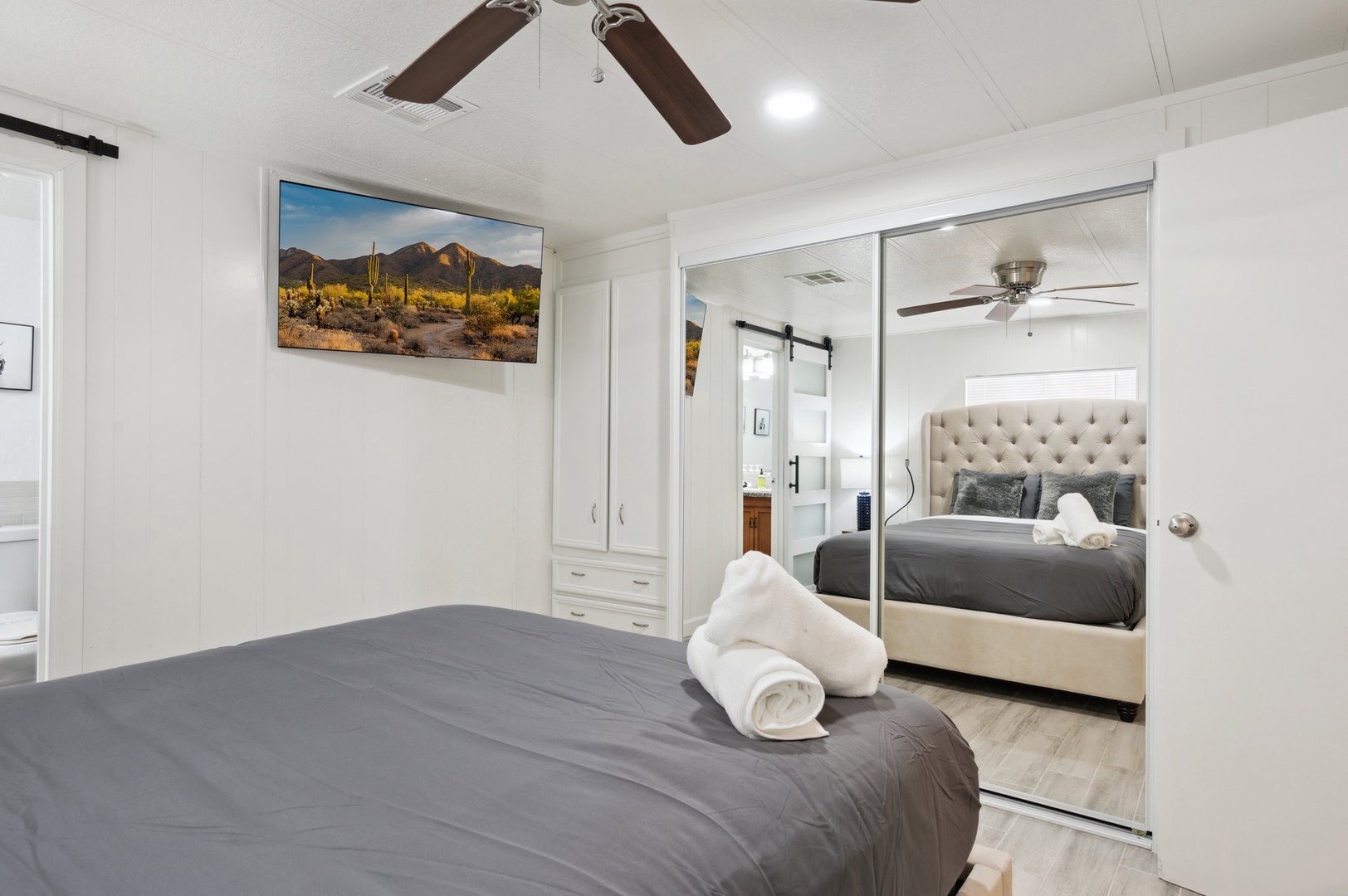 Primary Bedroom - Queen Bed