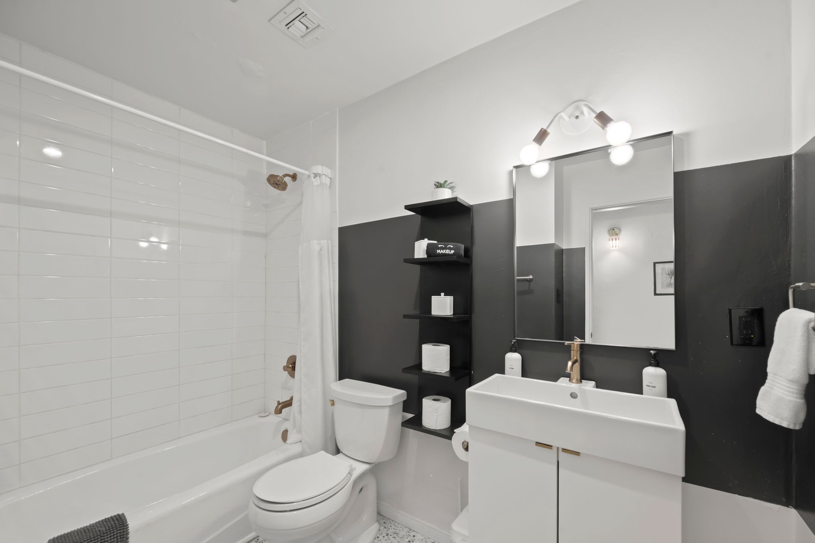 Guest Bathroom 3