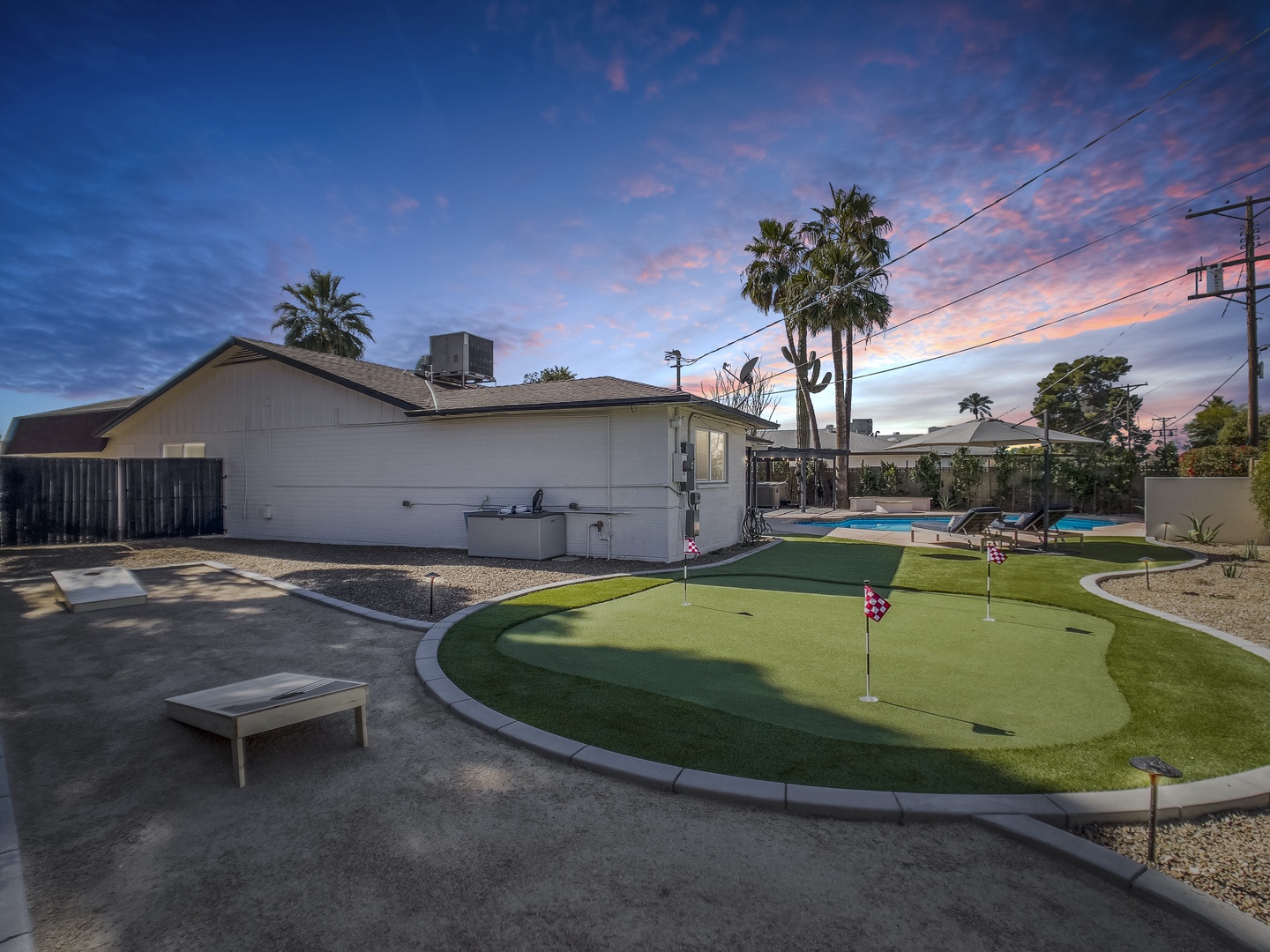 Putting green and yard games