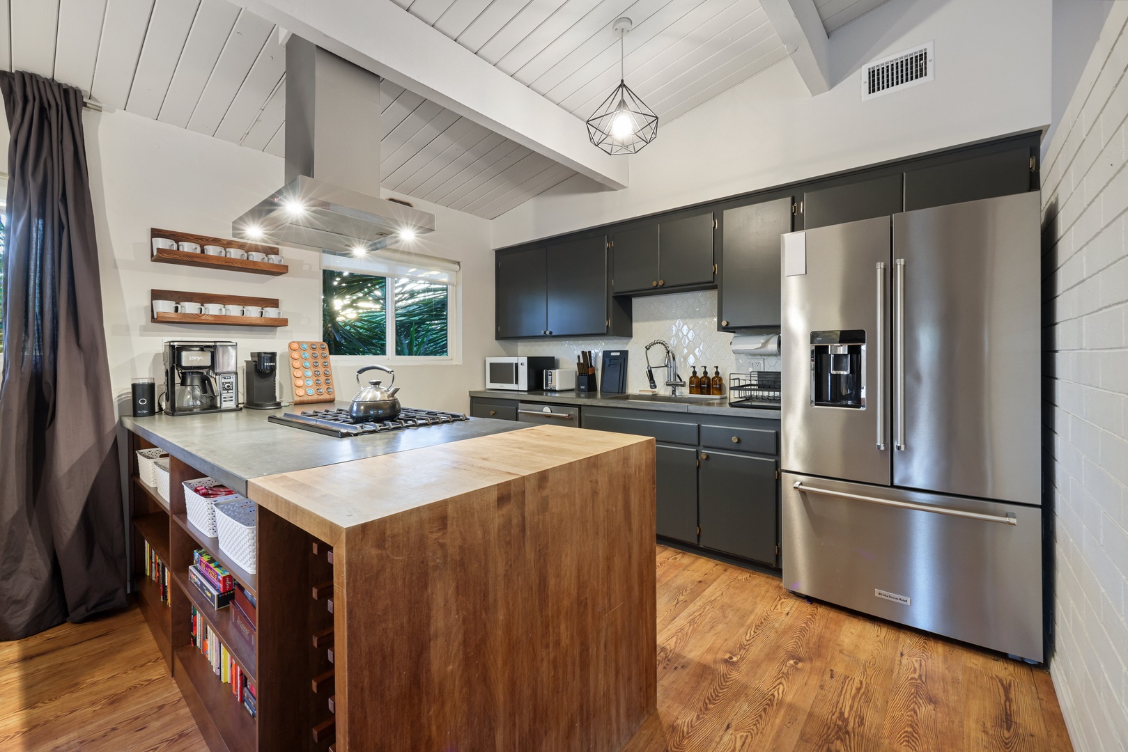 Beautiful Chef's kitchen