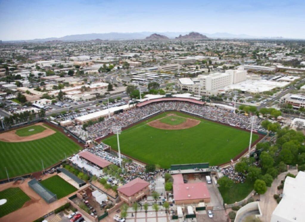 1 mile to Scottsdale Stadium spring training!