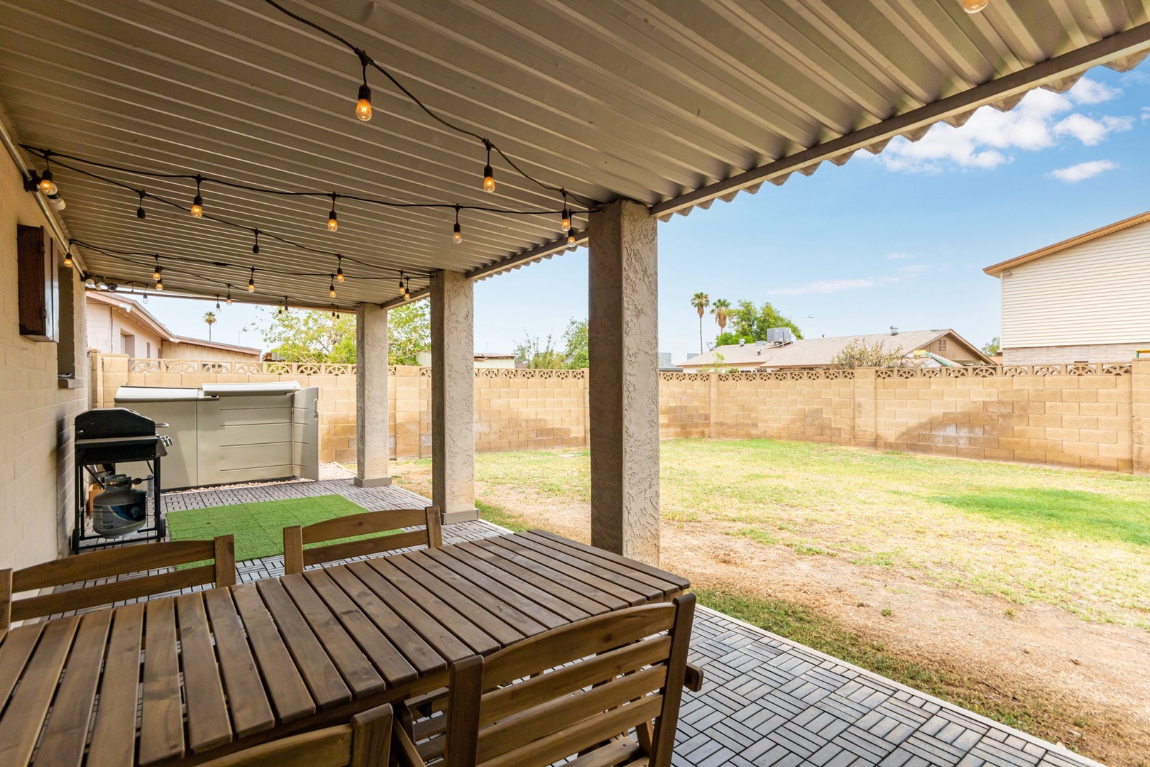 spacious private backyard and patio to enjoy the Arizona sunshine