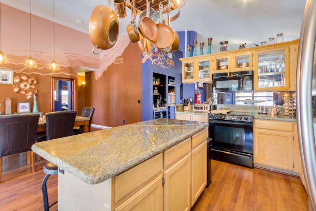 Large Kitchen Area