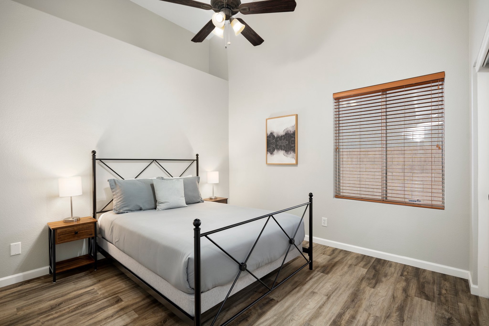 Bedroom 4 - Queen Bed