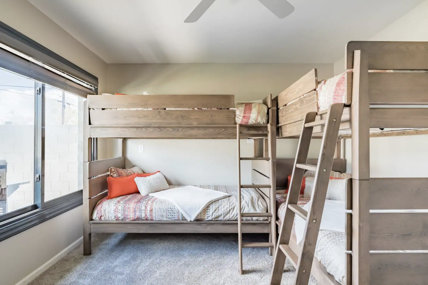 Bunk room: Two Twin Bunk Beds