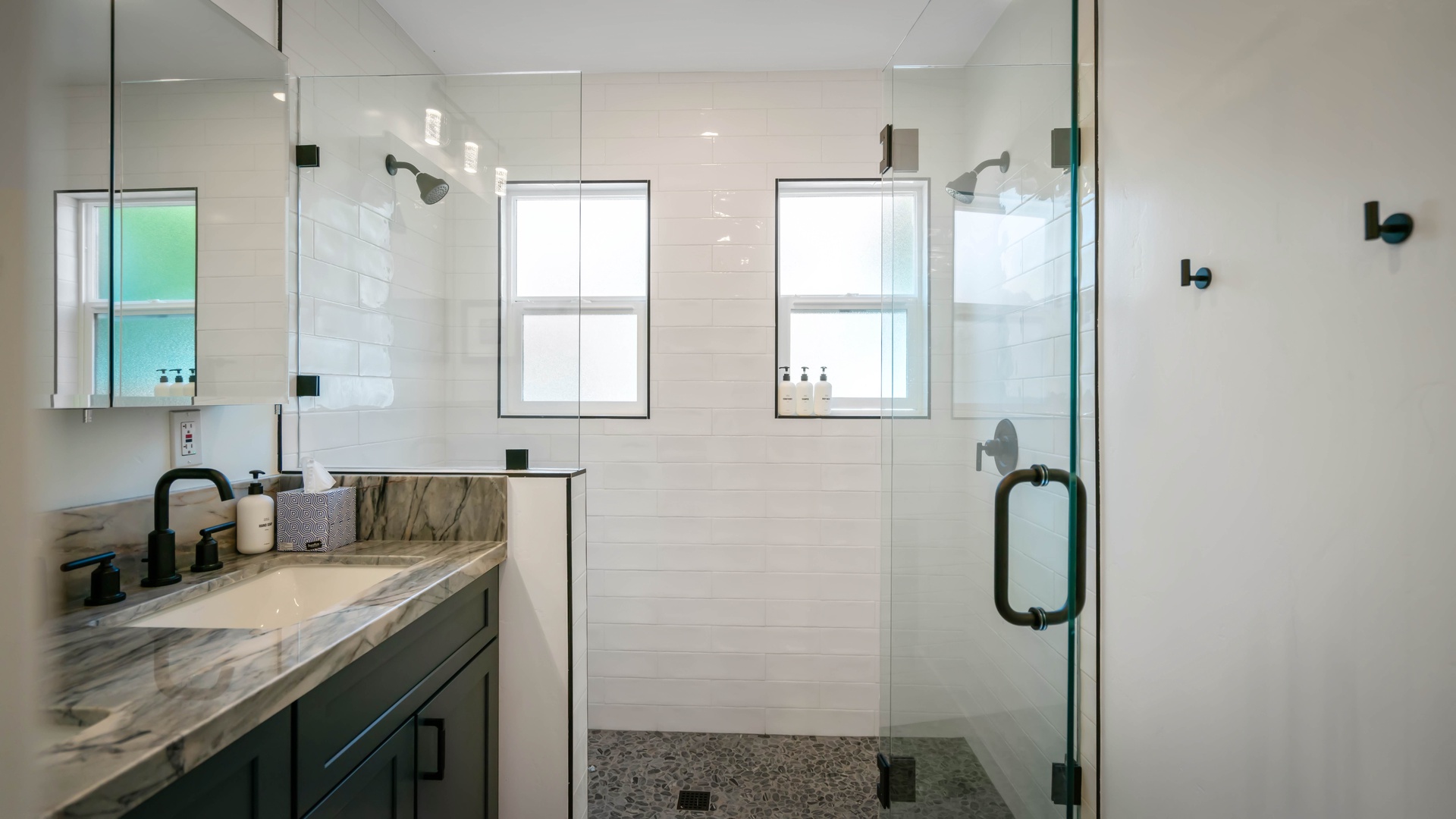 Full Bathroom, dual vanities, dual shower