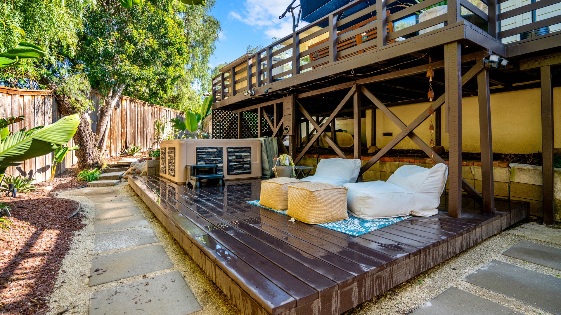 Hot Tub Lounge Area