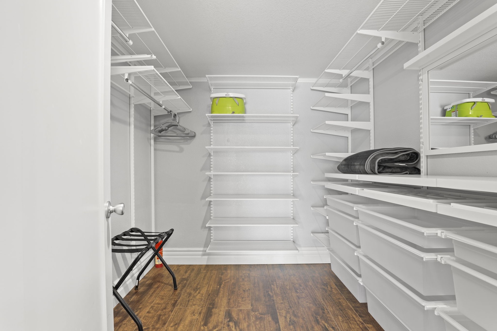 Master Bedroom - Closet