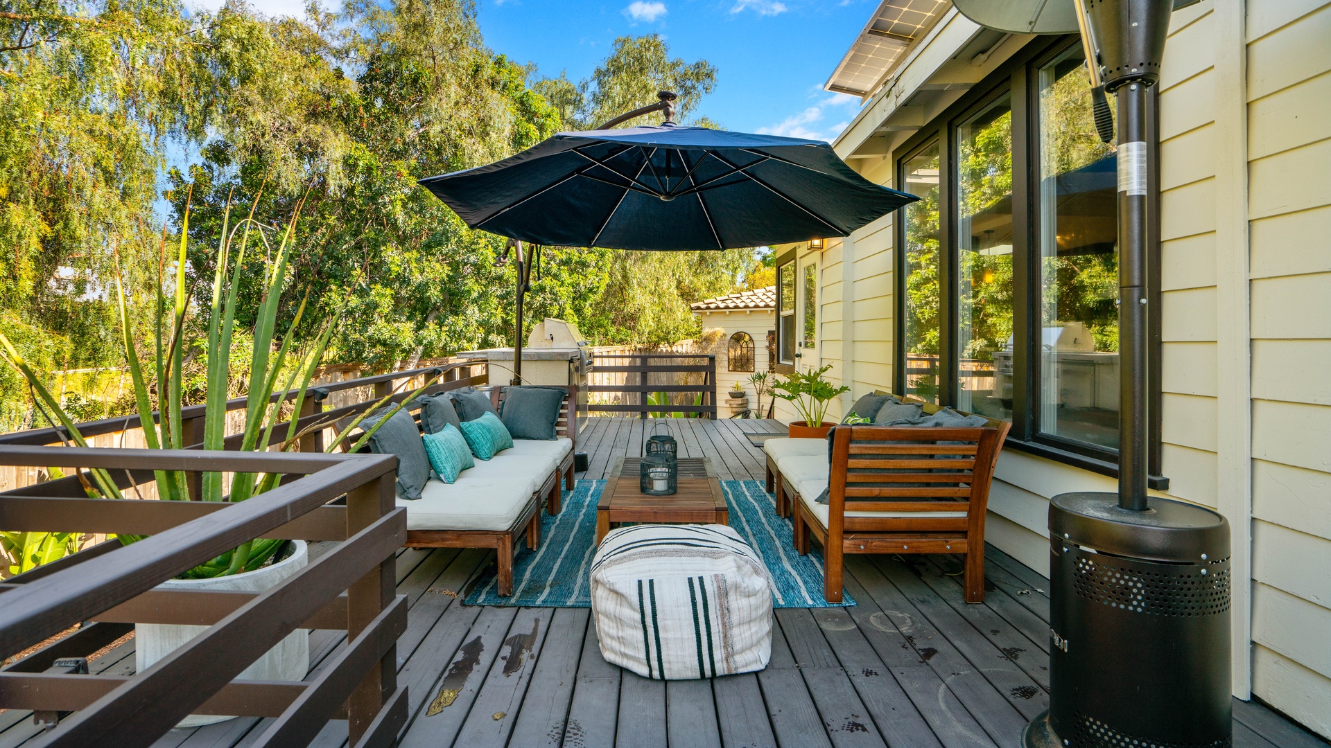Backyard Deck Lounge