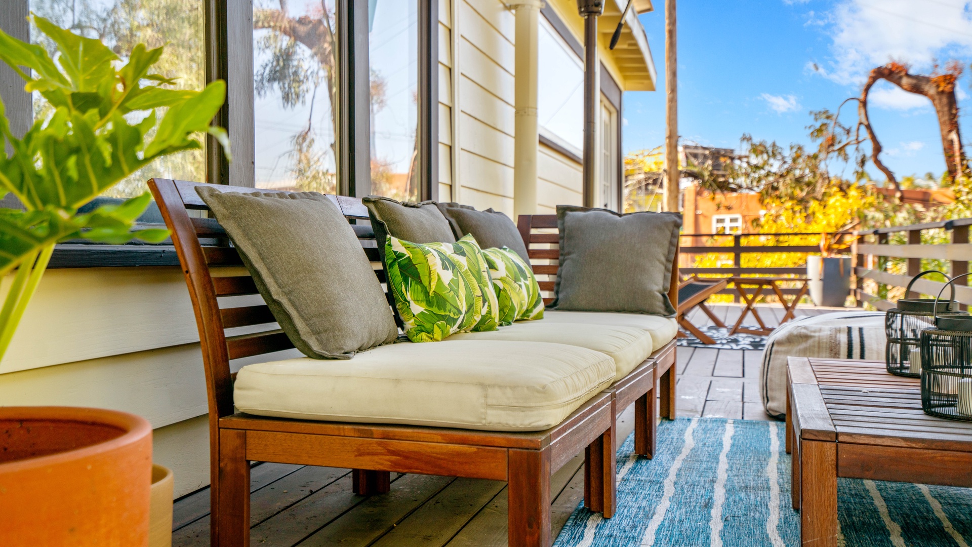 Backyard Deck Lounge