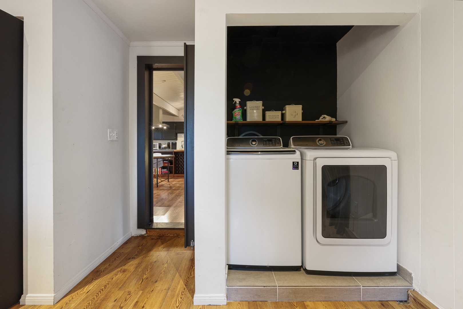 Washer/Dryer with complimentary detergent