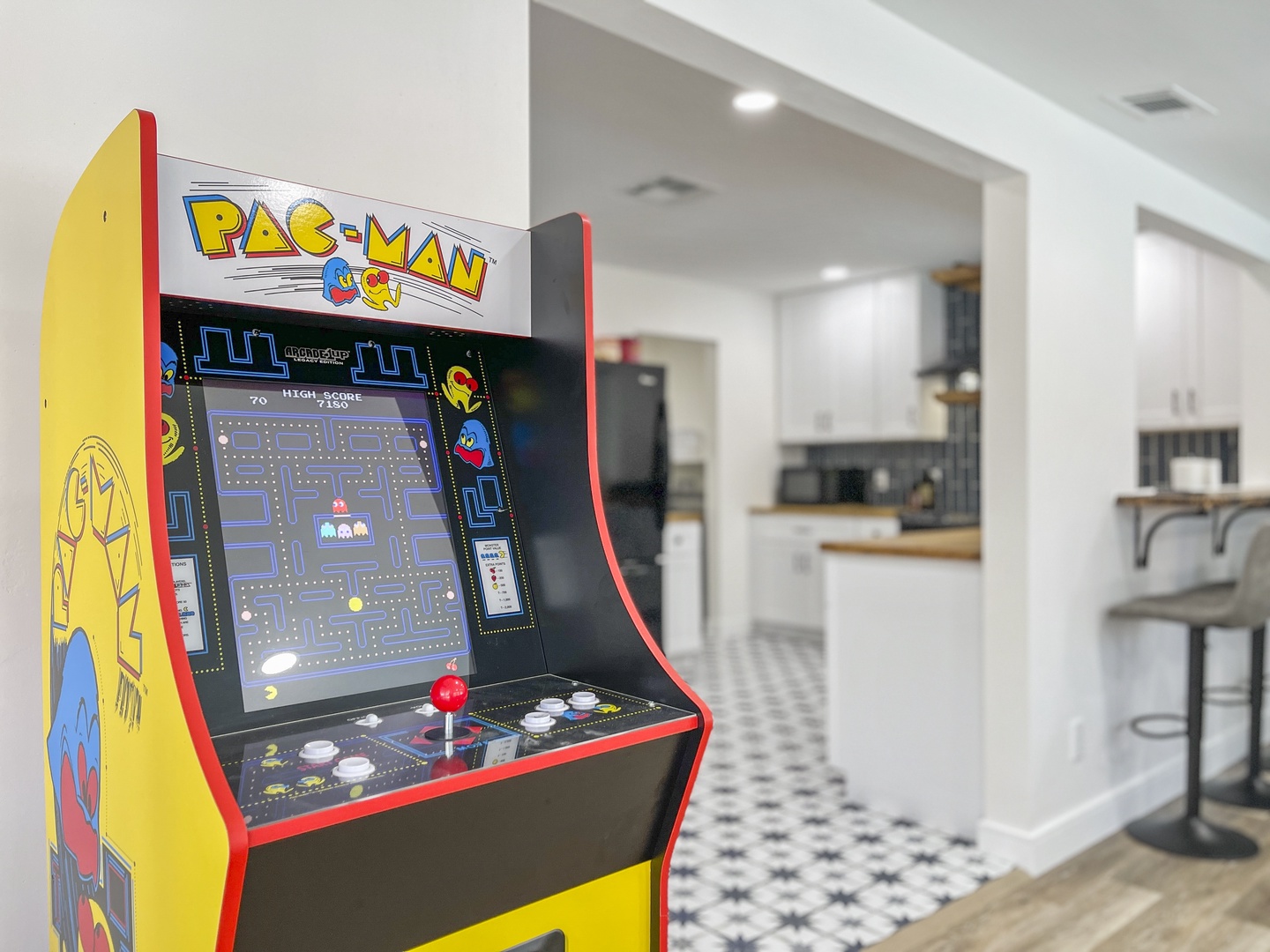 Arcade Game - fun for all ages!