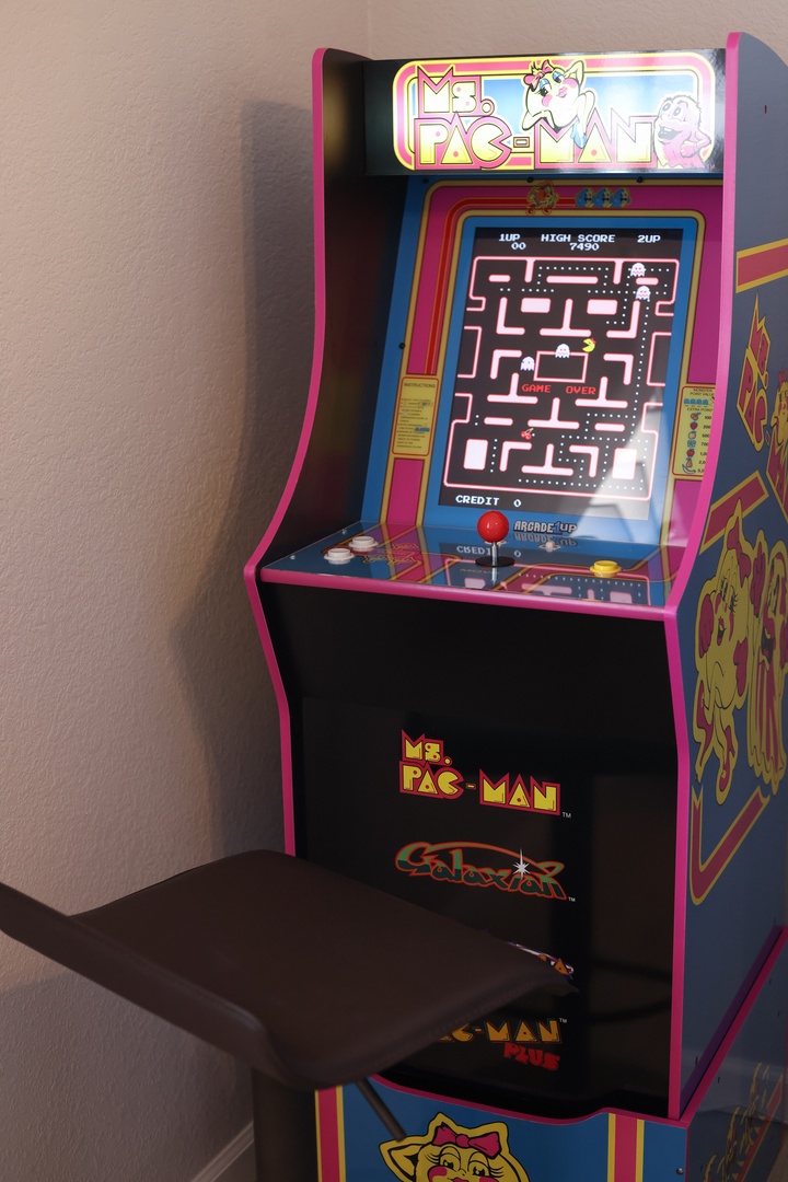 PAC MAN arcade game, fun for all ages!