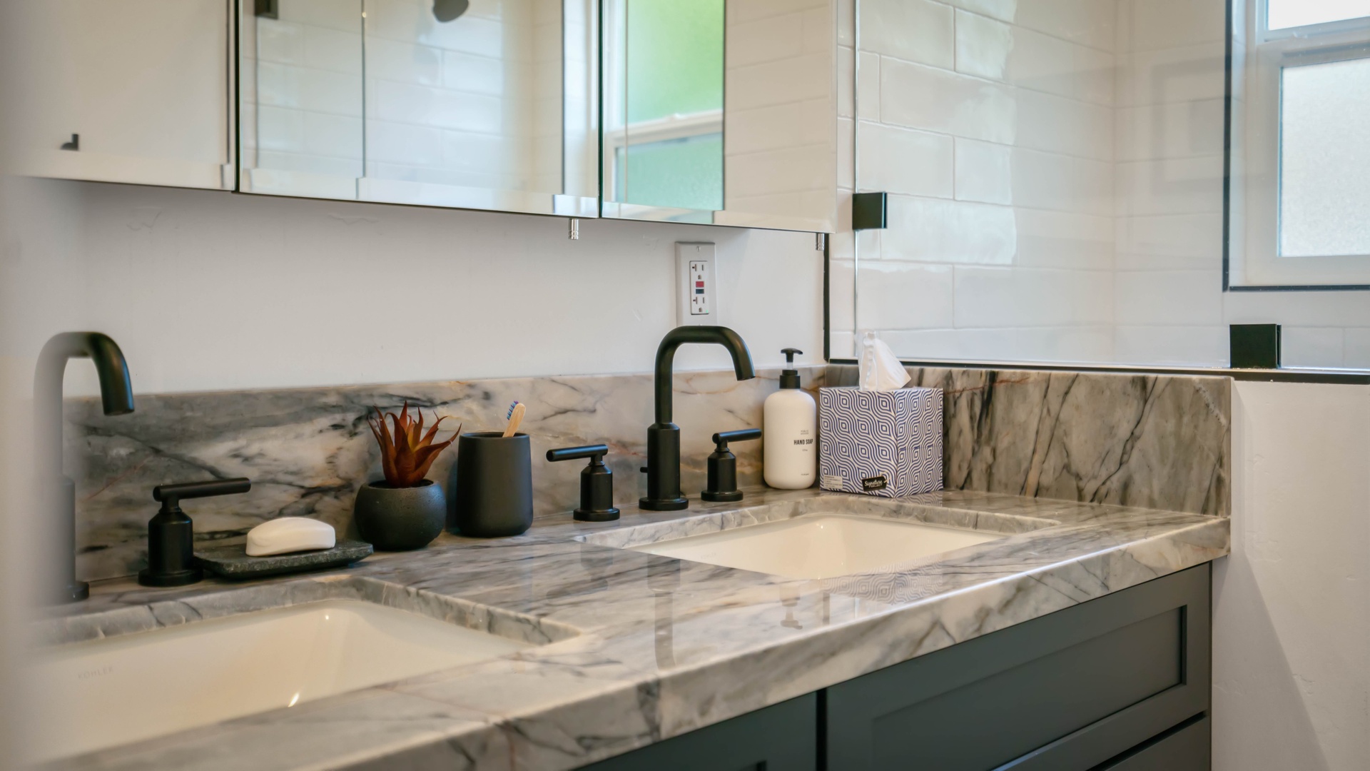 Full Bathroom, dual vanities, dual shower