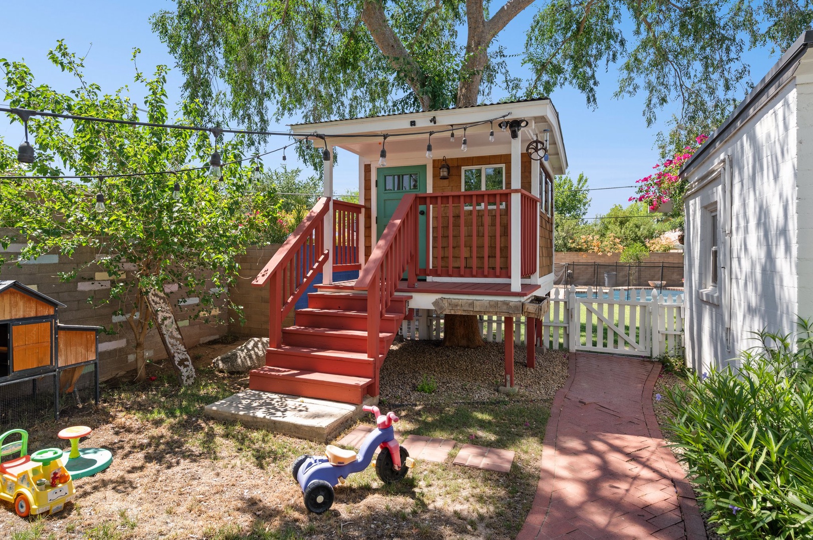 Treehouse (currently only porch is open)