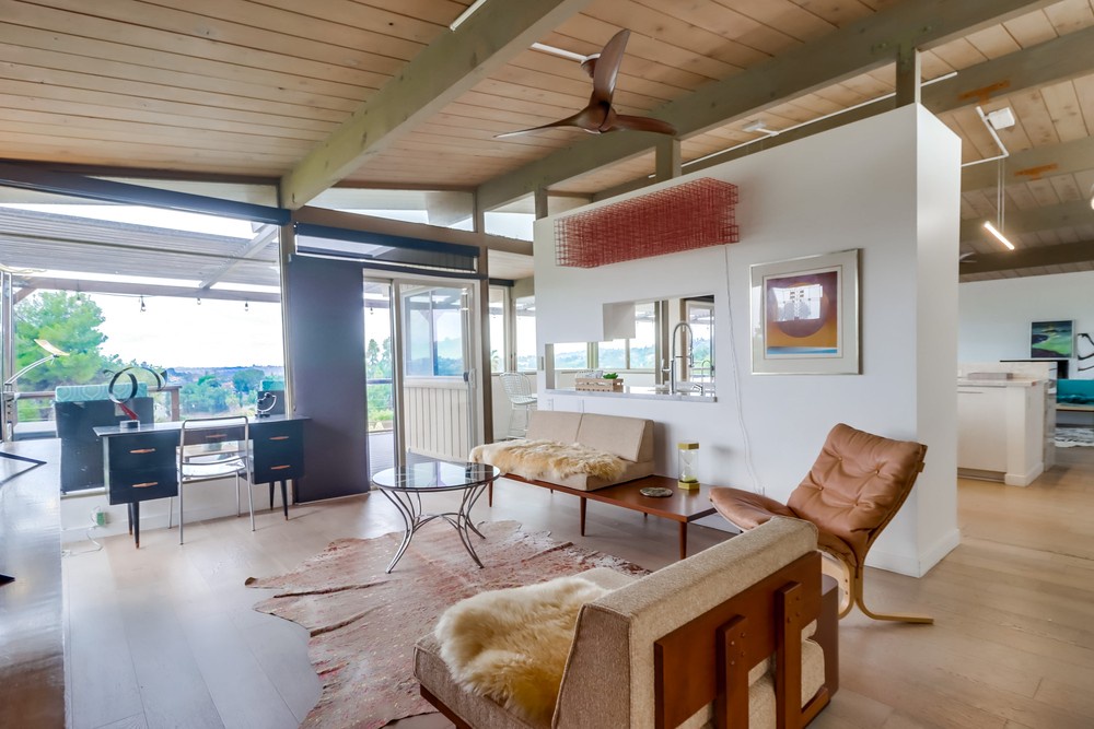 Living room with flat screen tv