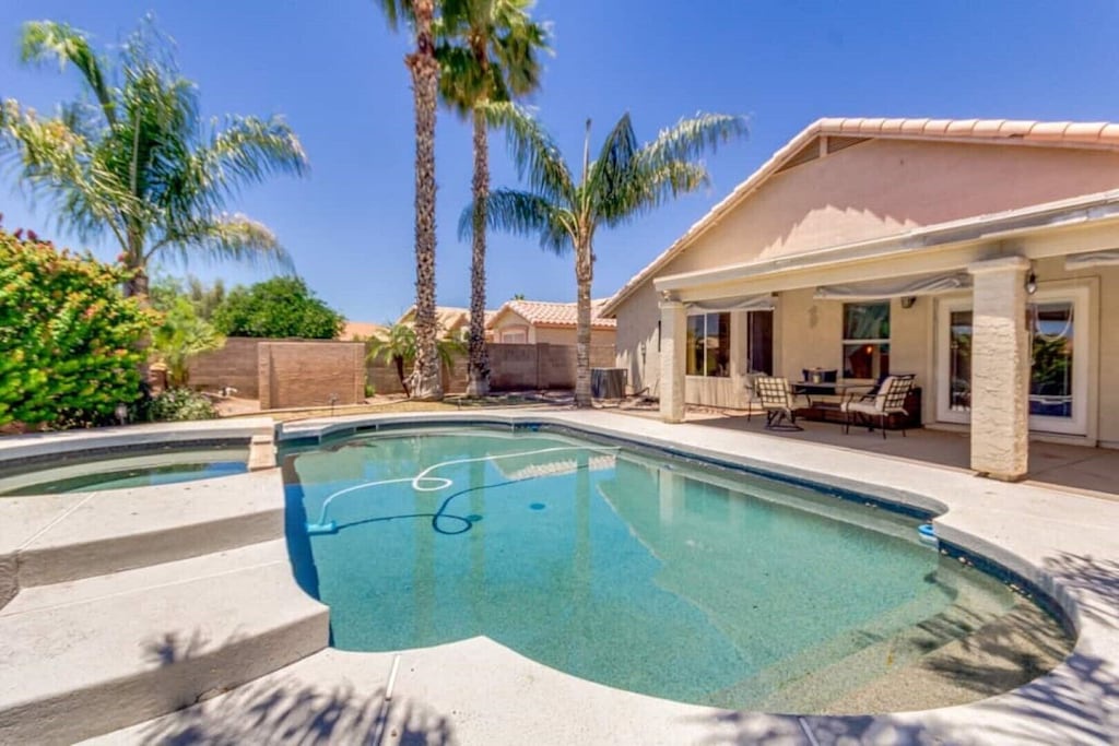 Swimming Pool (Not Heated)