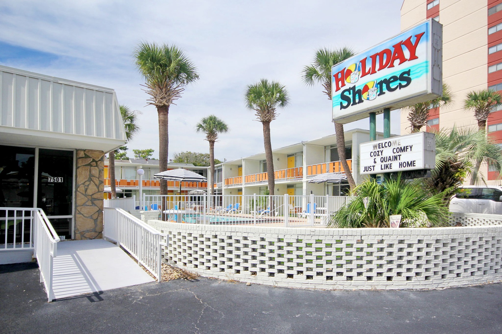 Modern vacation rentals in Holiday Shores