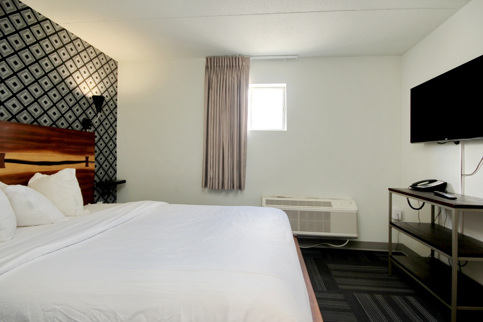 web`_IMG_Room211_2bdrm_09