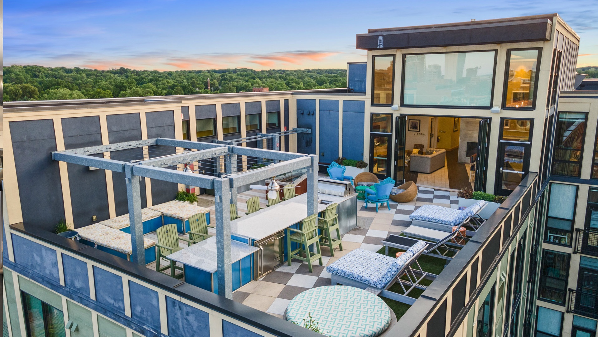 roof deck hotel lodging in ann arbor