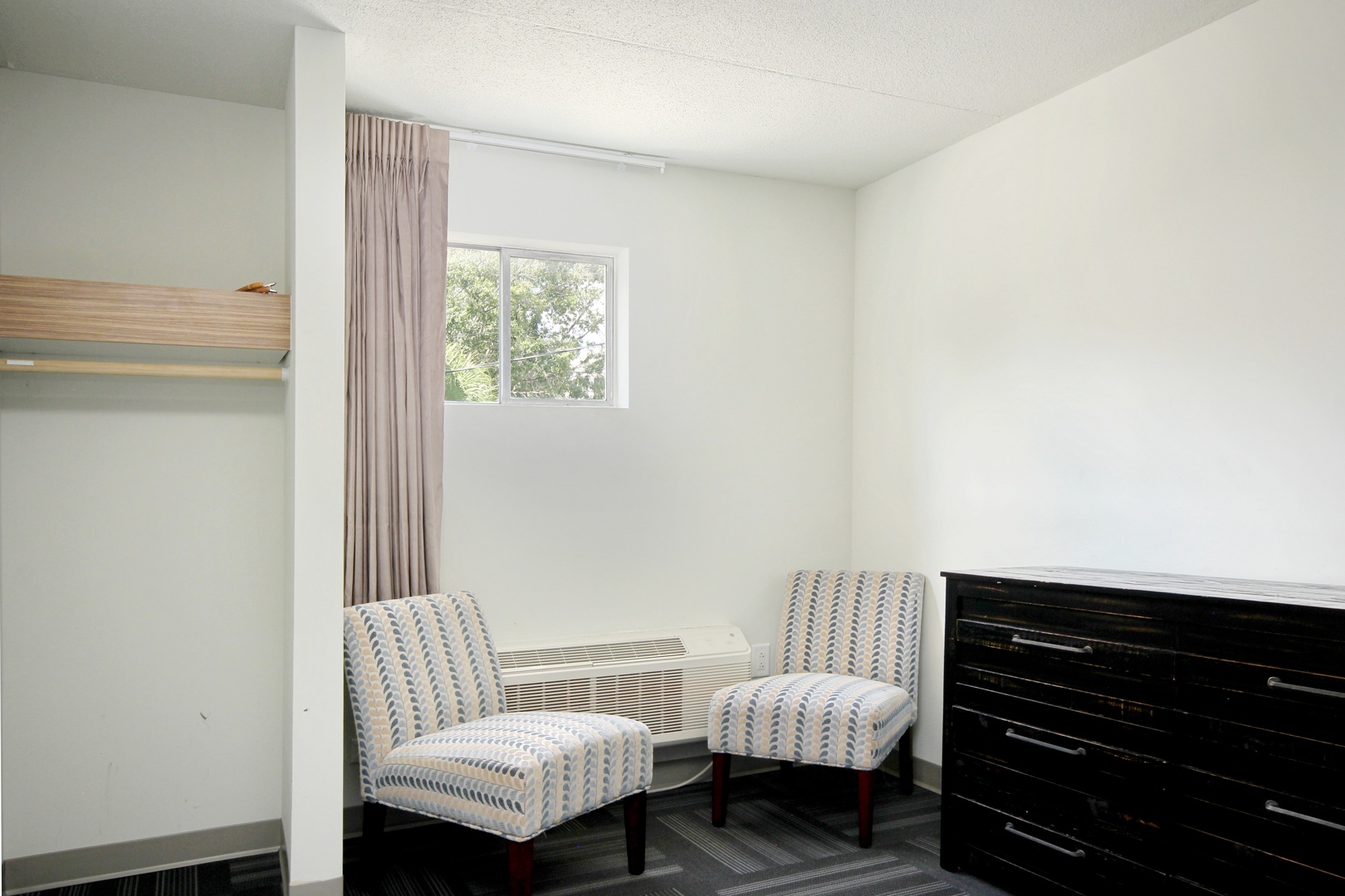 web`_IMG_Room211_2bdrm_10
