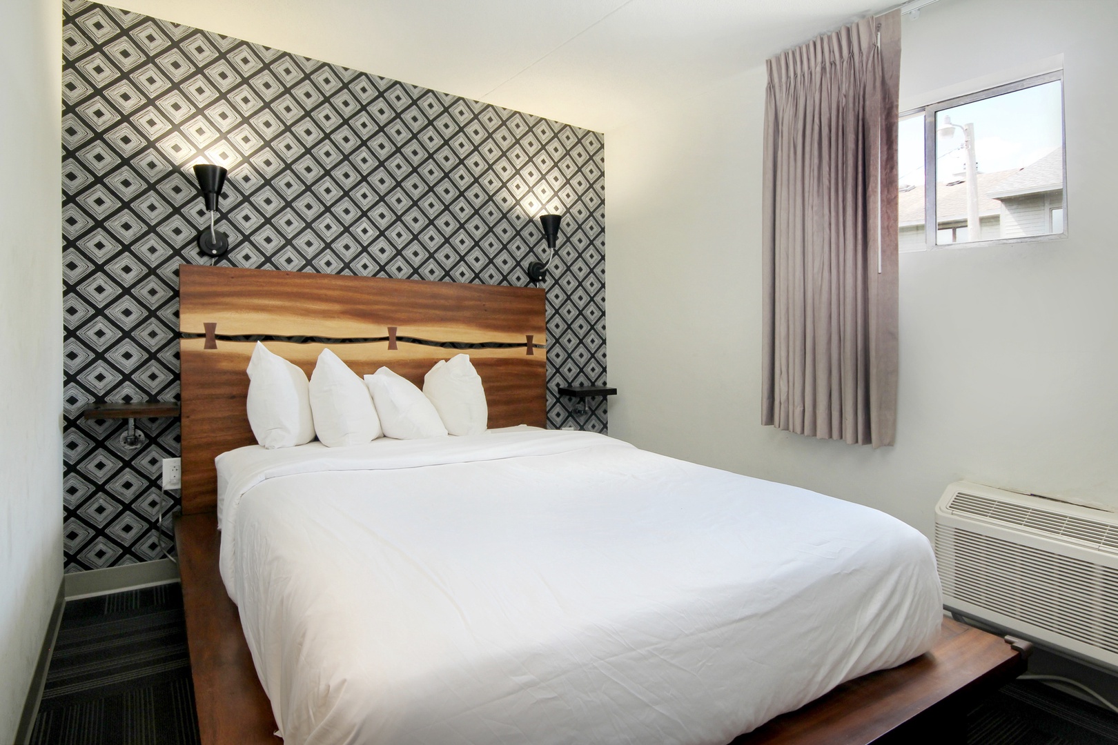 Holiday Shores | Two Queen Beds, Two Bedroom Suite