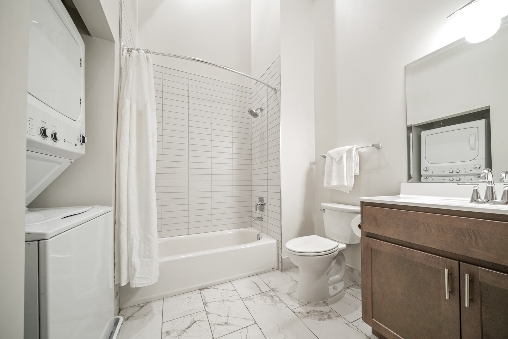 book accommodation airriva in Louisville