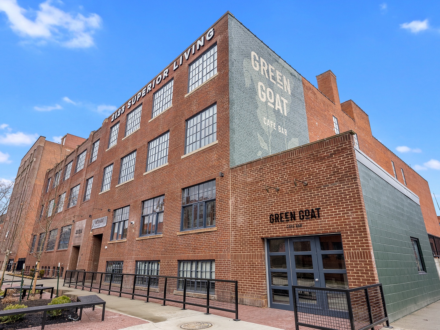 accommodation with modern amenities in Cleveland
