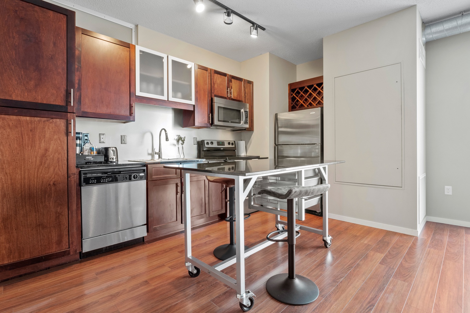 Elevate Your Dining Experience in the Modern Ambiance