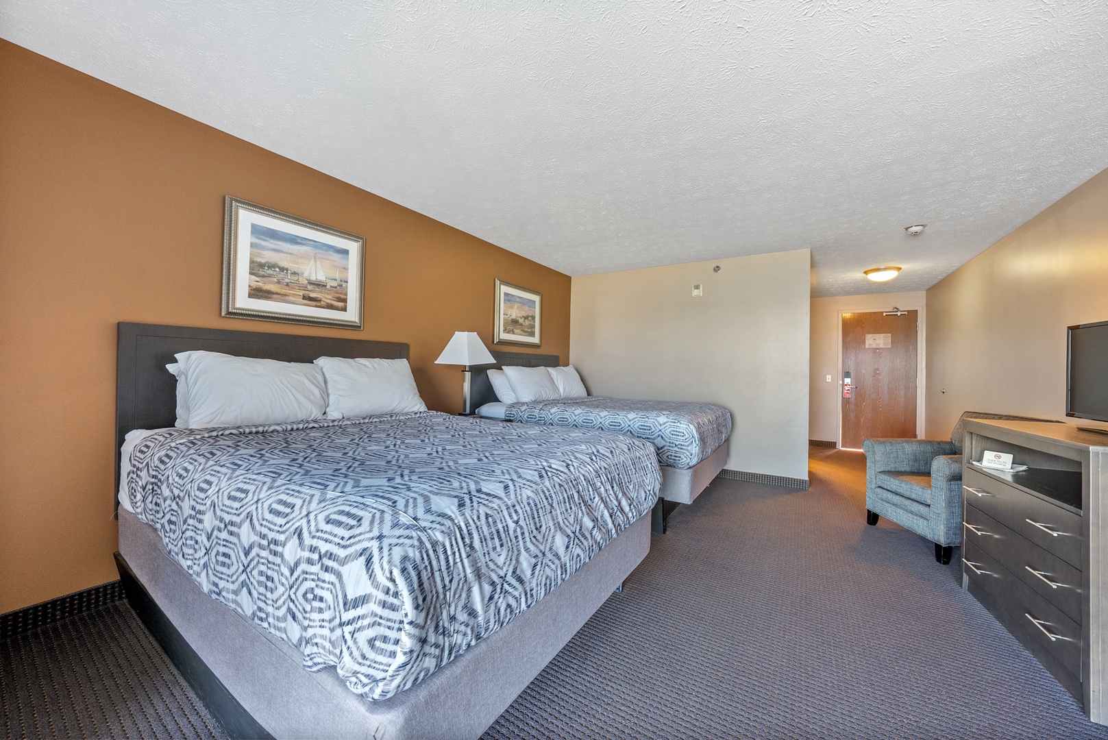 Find Your Perfect Island Retreat with 2 Queen Beds at Bayshore Resort