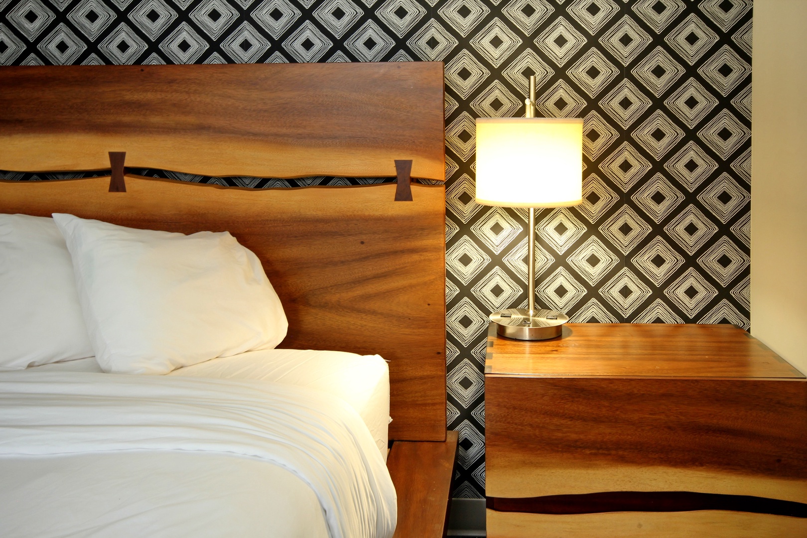 web`_IMG_Room211_2bdrm_11