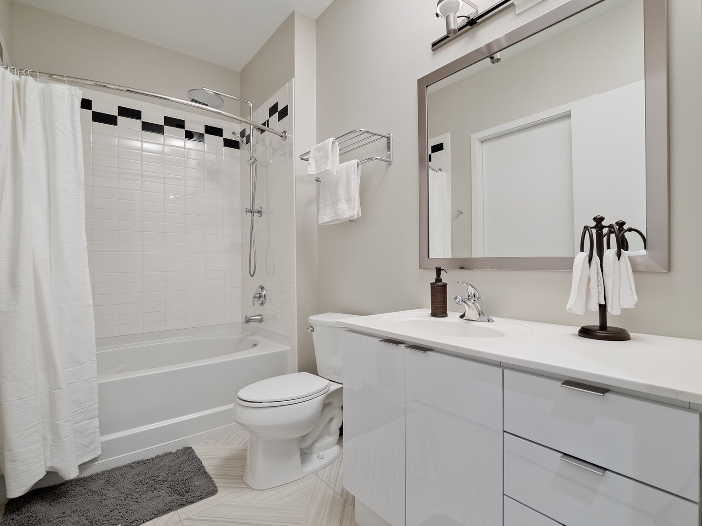 Discover the beauty of simplicity in this minimalist bathroom design