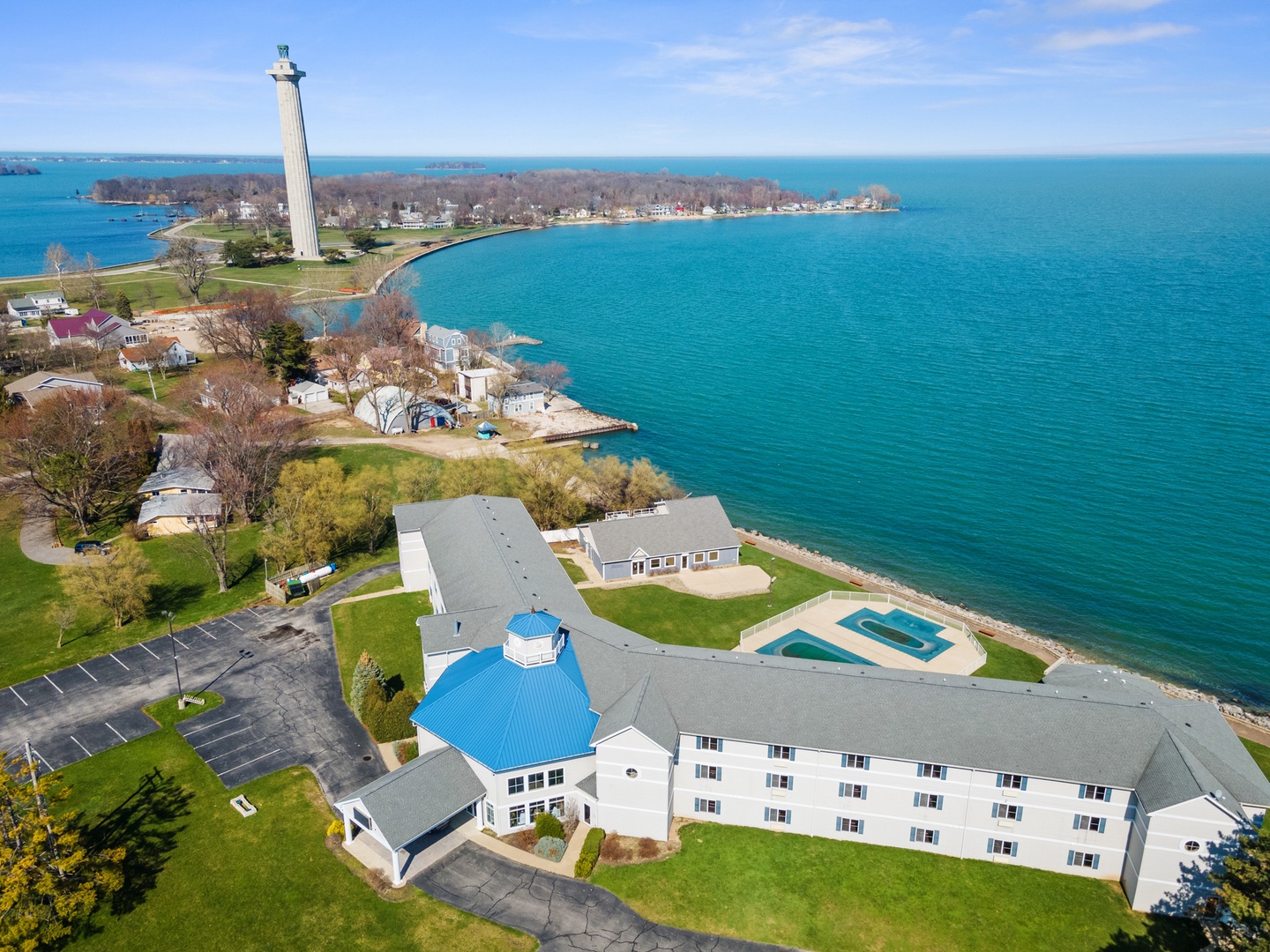 Discover unmatched comfort and style at Bayshore Resort on Put-in-Bay island