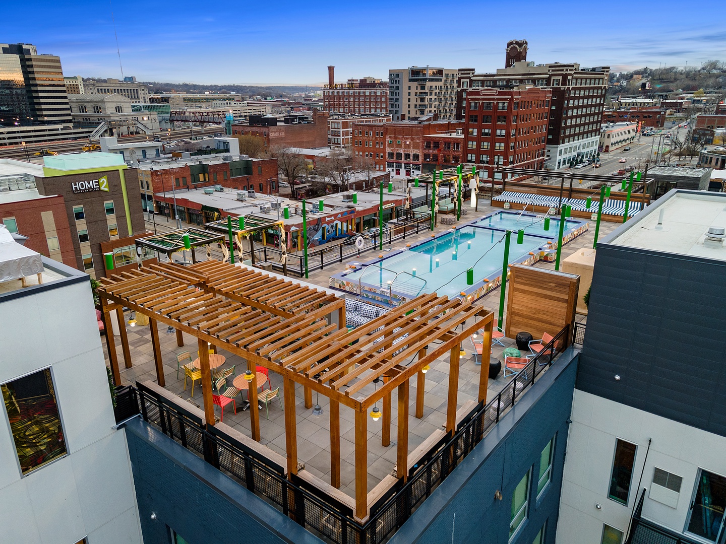 Outdoor & Rooftop Dining