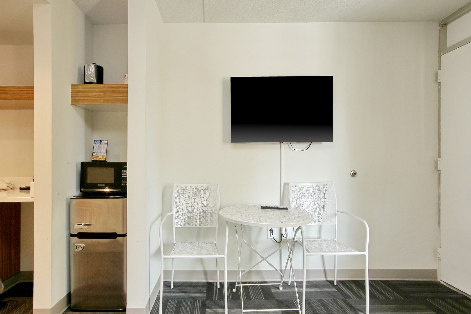 web`_IMG_Room211_2bdrm_03