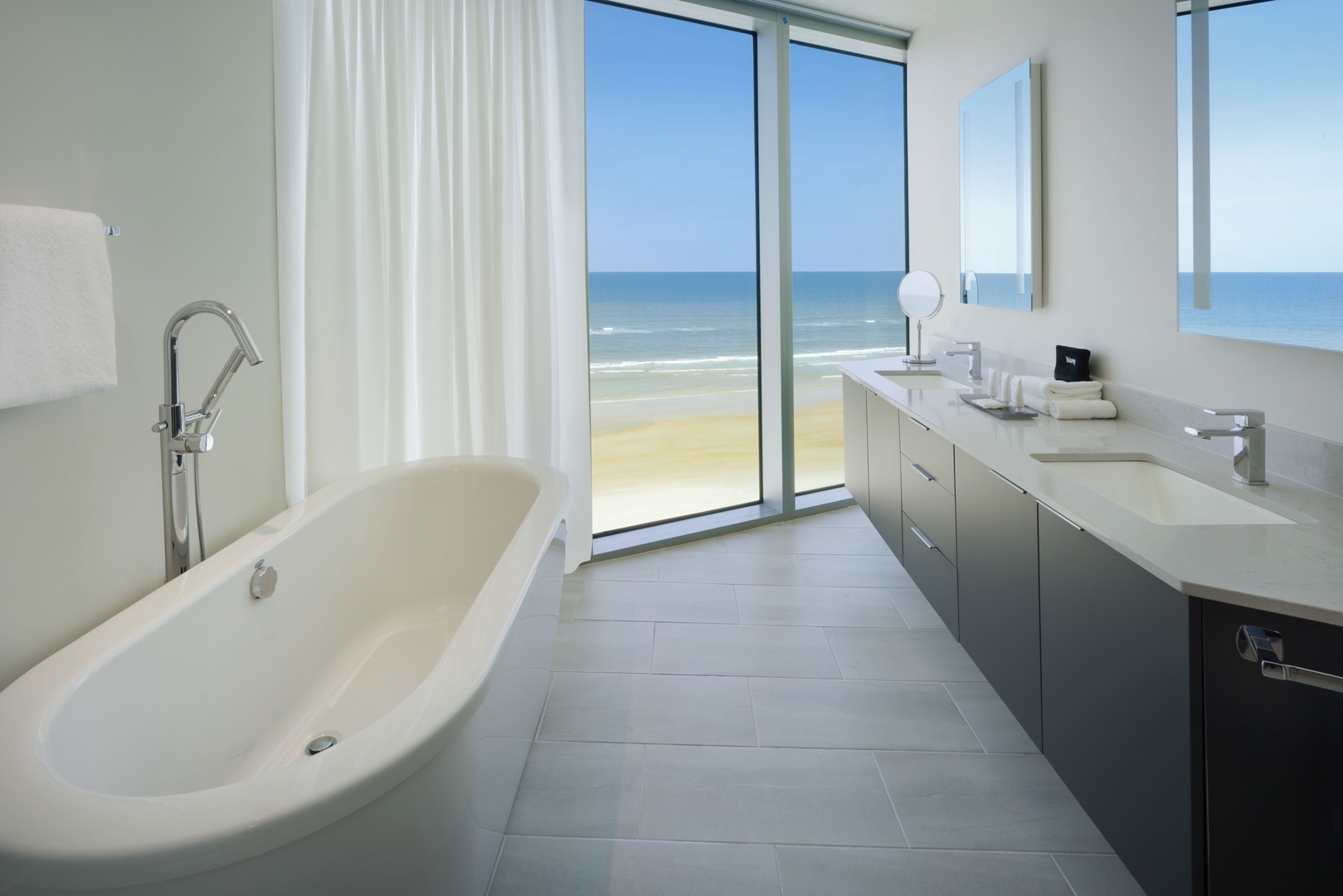 Bathe with a View: Enjoy Scenic Beauty as You Rejuvenate in the Tub