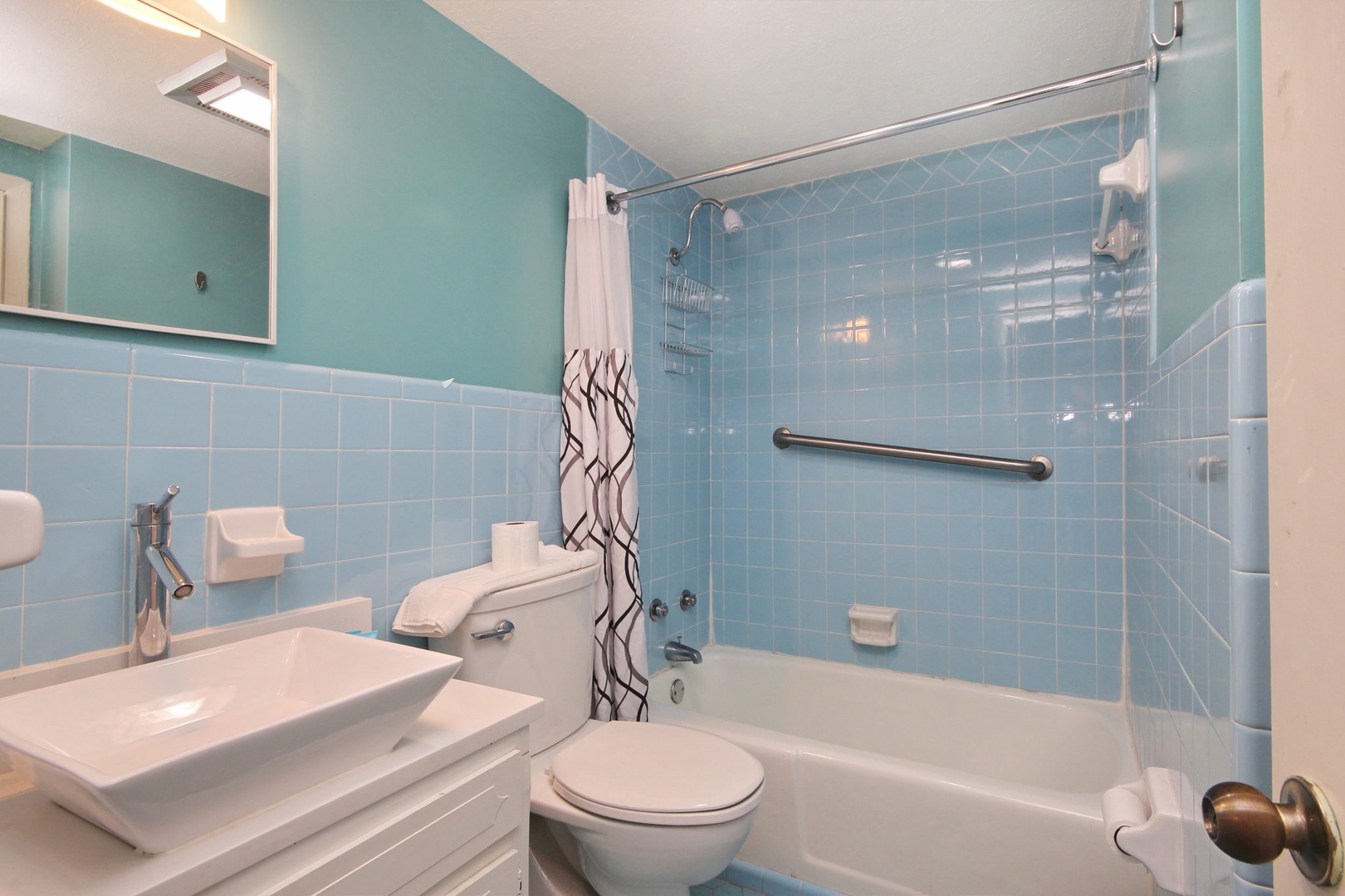 61-web-or-mls-IMG_Room200_W2_05