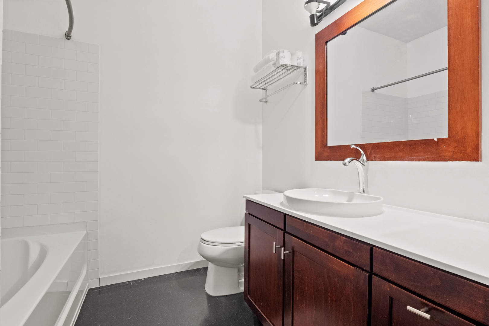 Indulgent Retreat: Unwind and Refresh in the Modern Elegance of Your Bathroom
