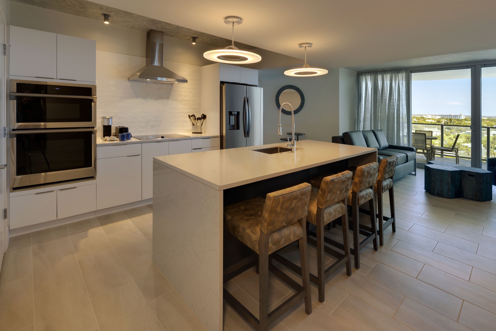 Elegant Dining: Share Memorable Meals in this Stylish Space