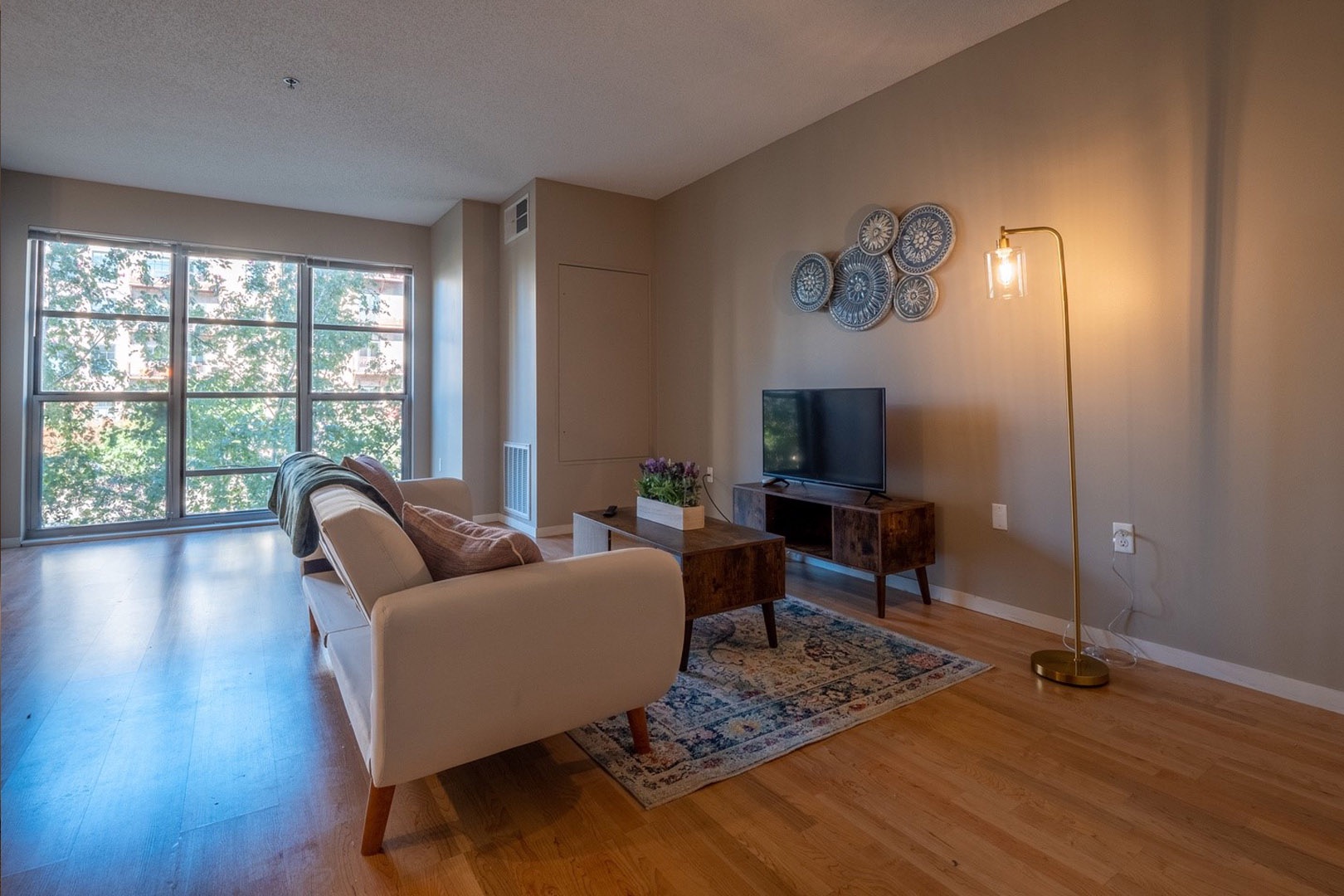 From Exploration to Relaxation: Retreat to the Comfort of Your City Club Living Room