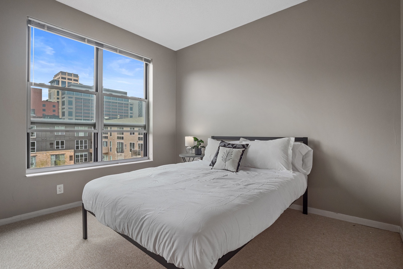 Urban Oasis: Experience Chic Comfort in this One-Bedroom Condo Retreat