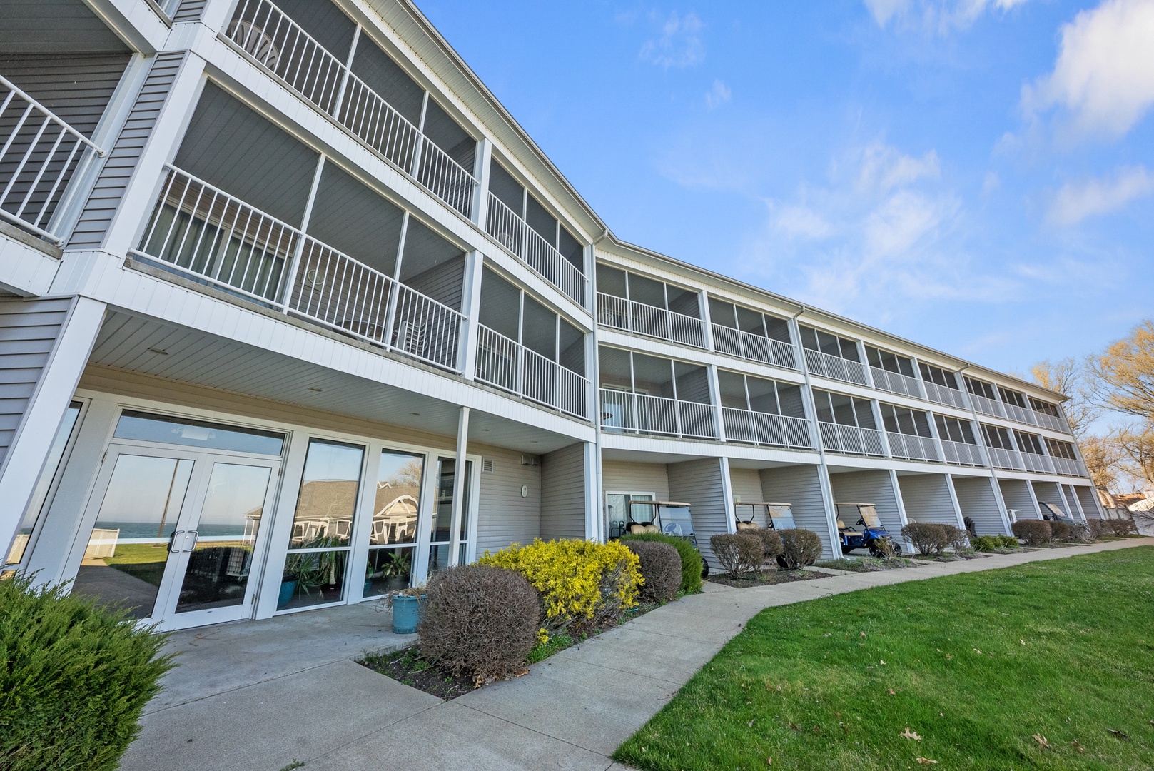 Find your perfect home away from home at Bayshore Resort on Put-in-Bay island