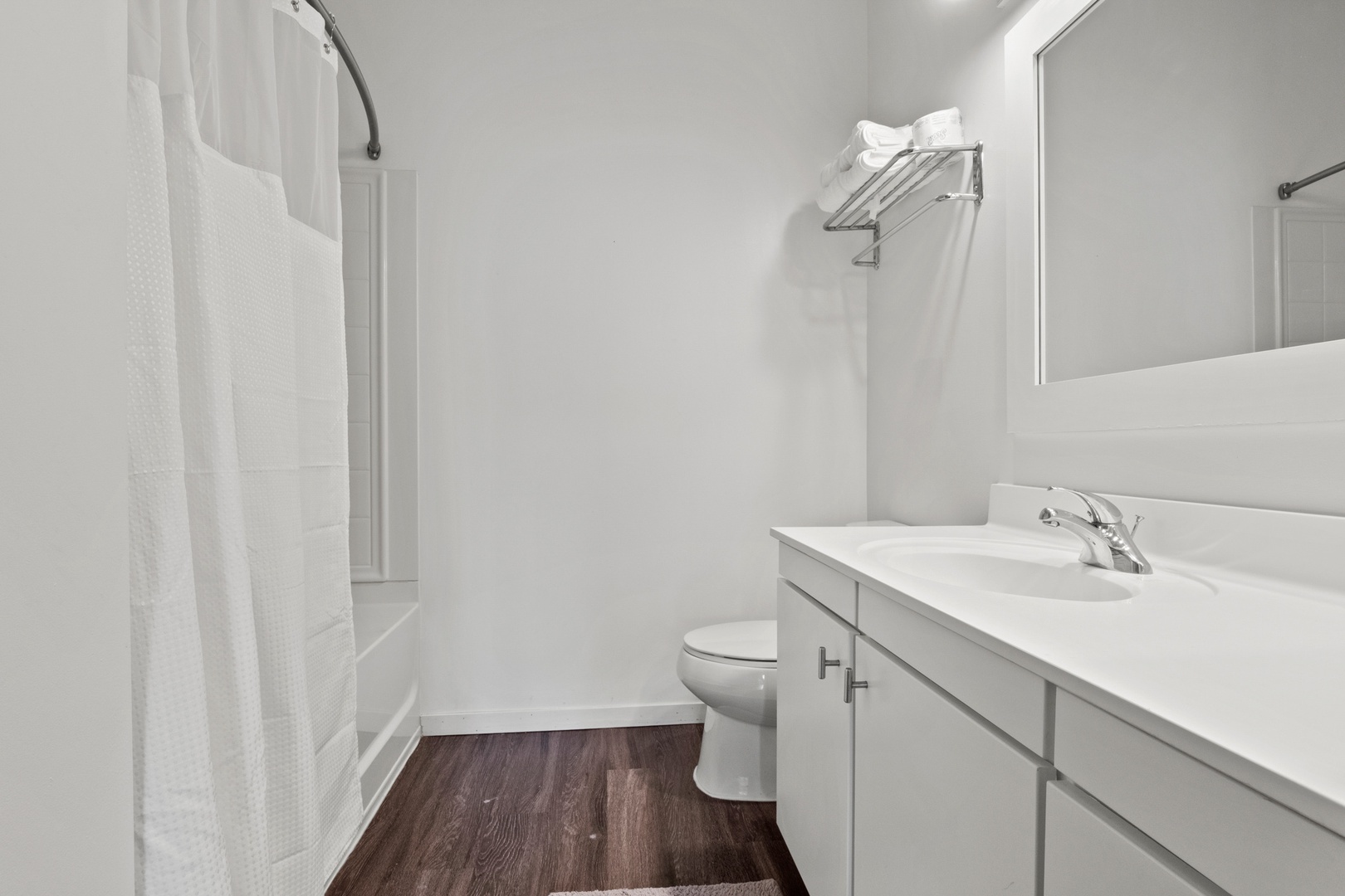 Rejuvenate in the Chic Comfort of Your City Club Bathroom